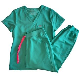FIGS Surgical Green Scrub Set